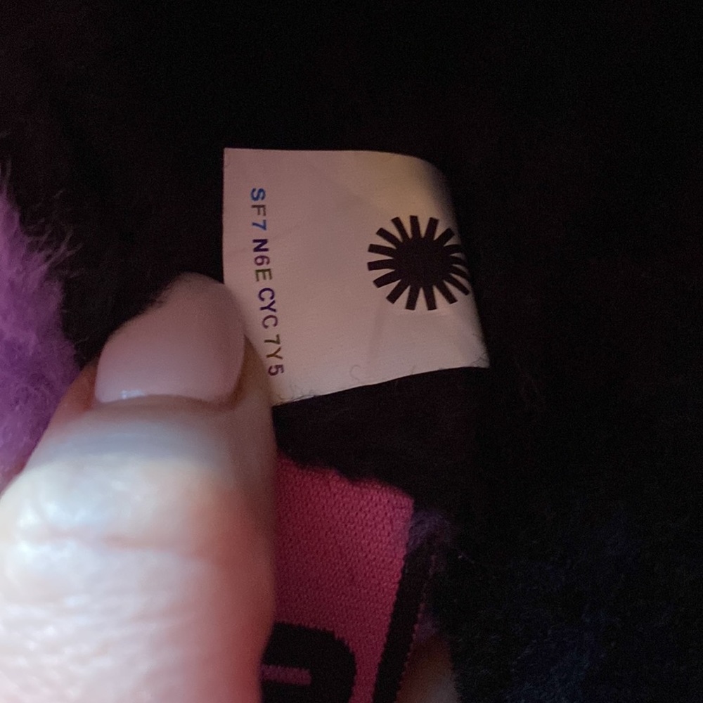 UGG β’ Genuine Shearling Fluff Yeah Slide Black/ Taffy Pink Multi - Picture 6 of 11